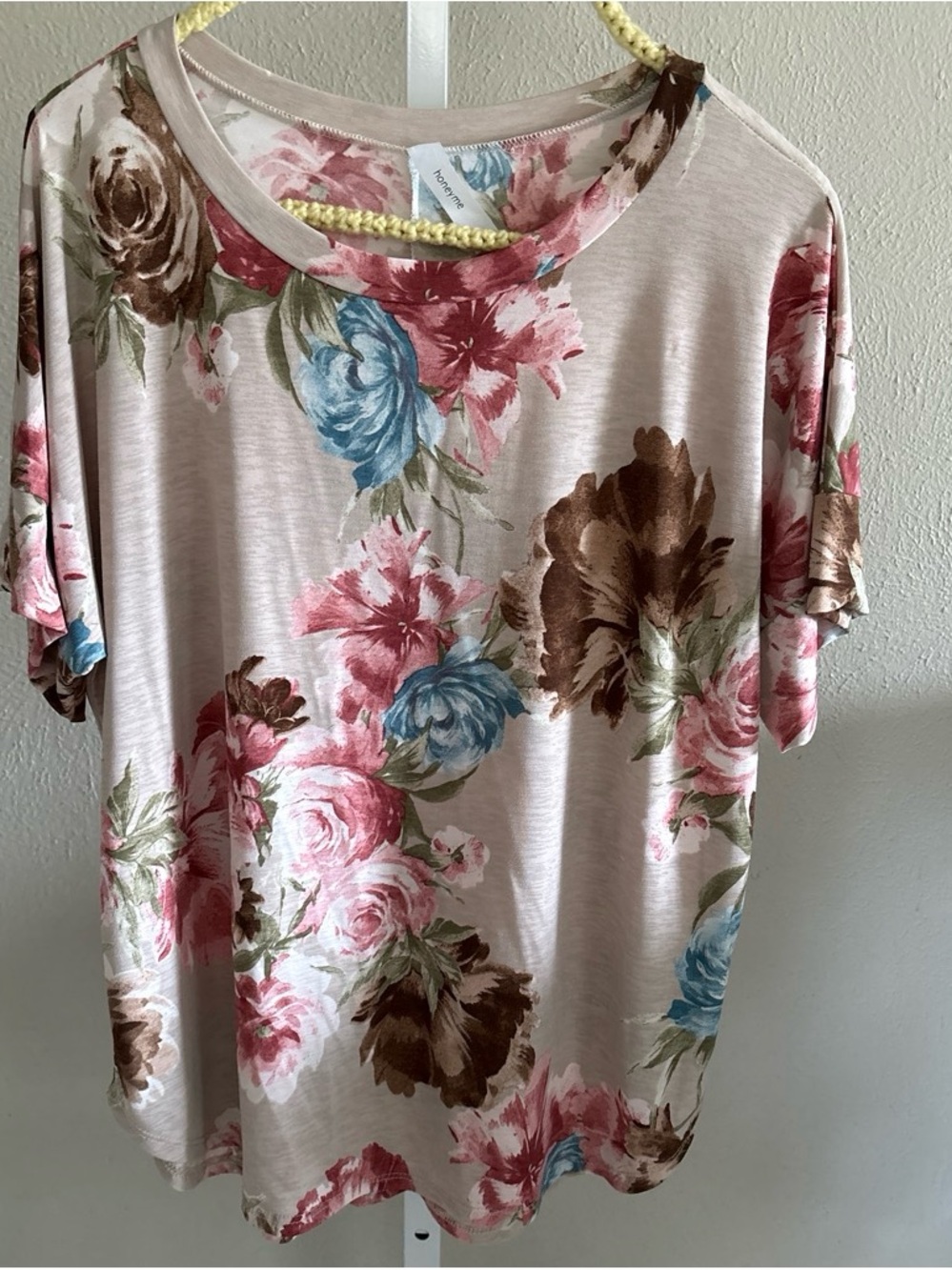 Honeyme Neutral Floral Short-Sleeve Top with Pink, Blue & Brown Blooms Small